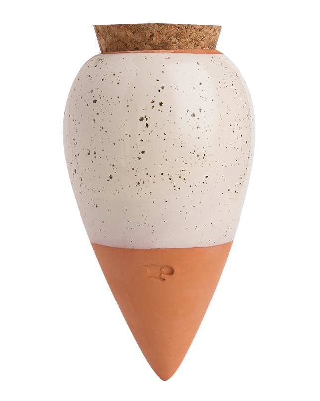 The speckled white Pepin Olla from the Duo on a plain background