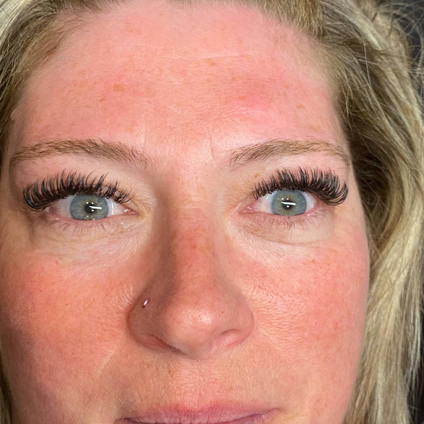 Premade Angel Lashes – 5D Closed Fans | 5 Row Tray