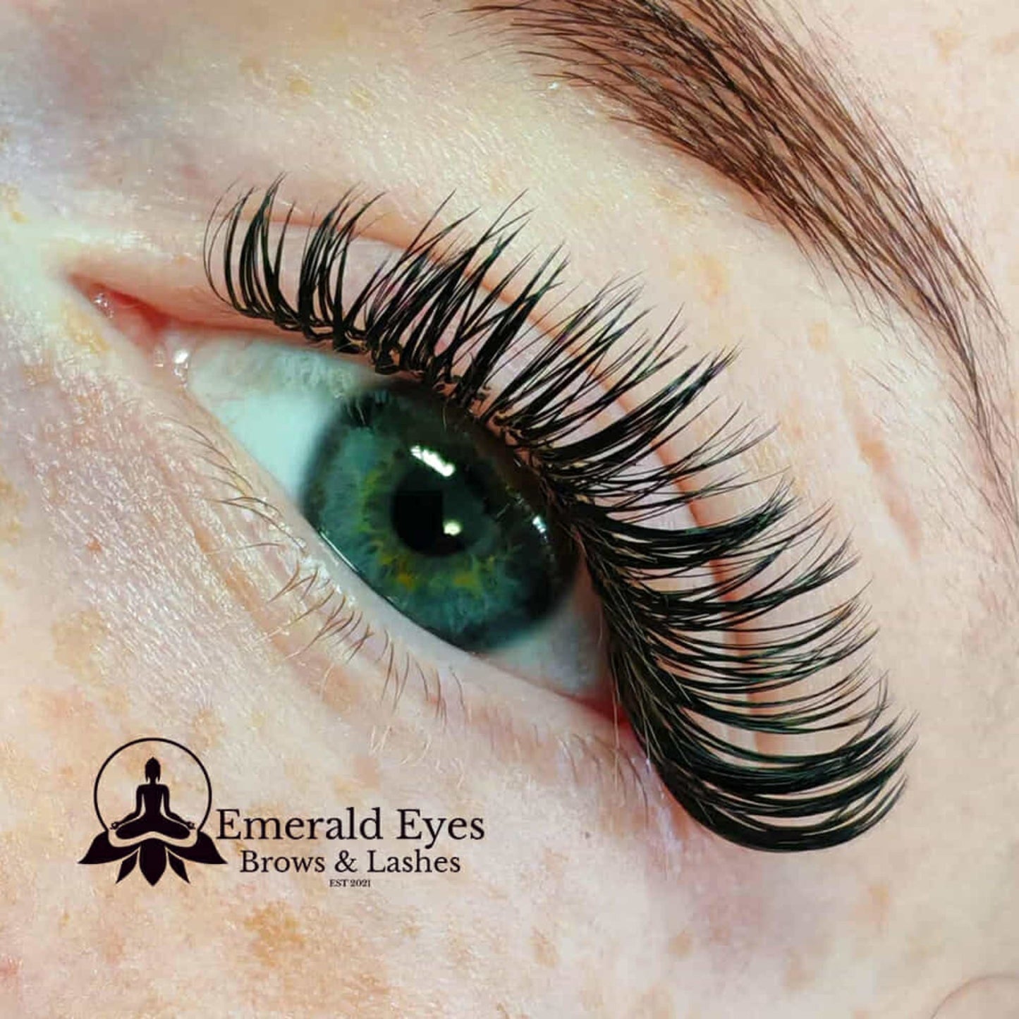 Premade Angel Lashes – 5D Closed Fans | 5 Row Tray