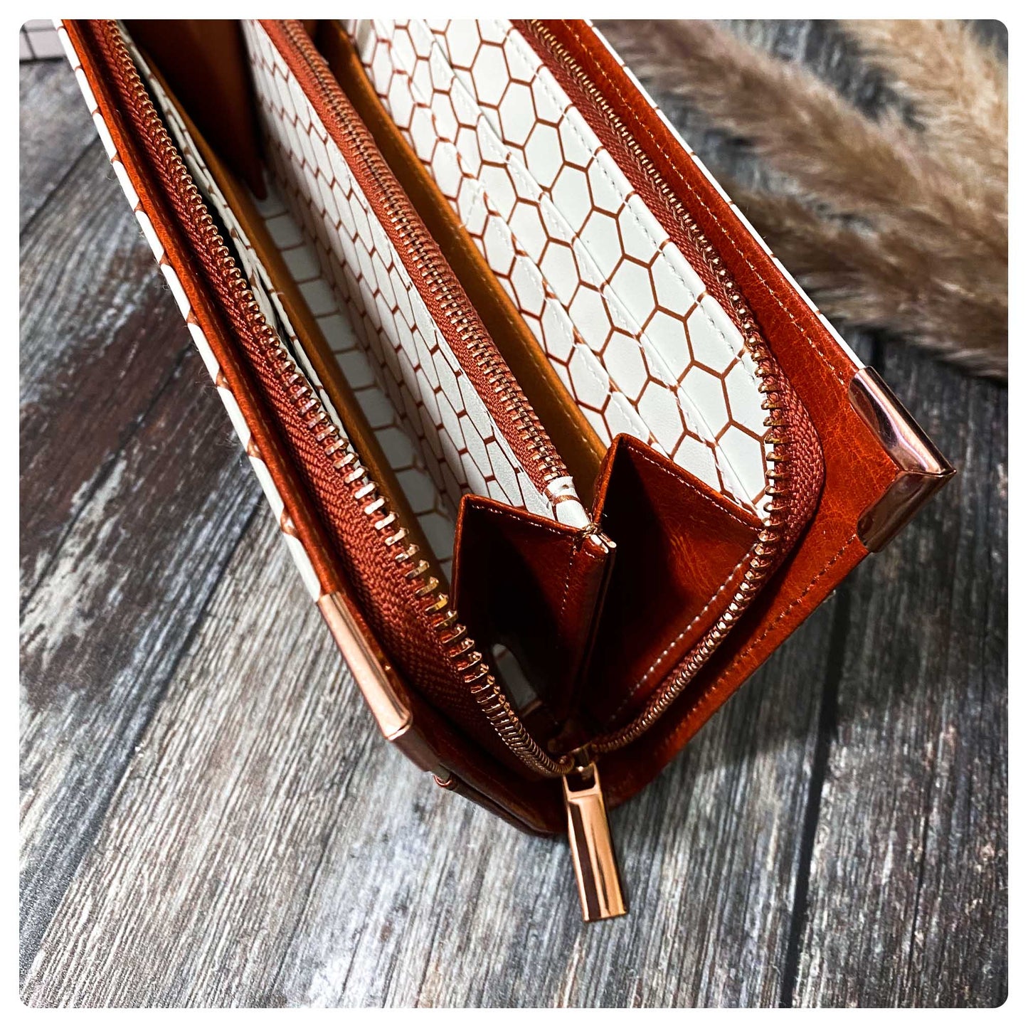 "Queen Bee" Honeycomb Continental Fab-Purse