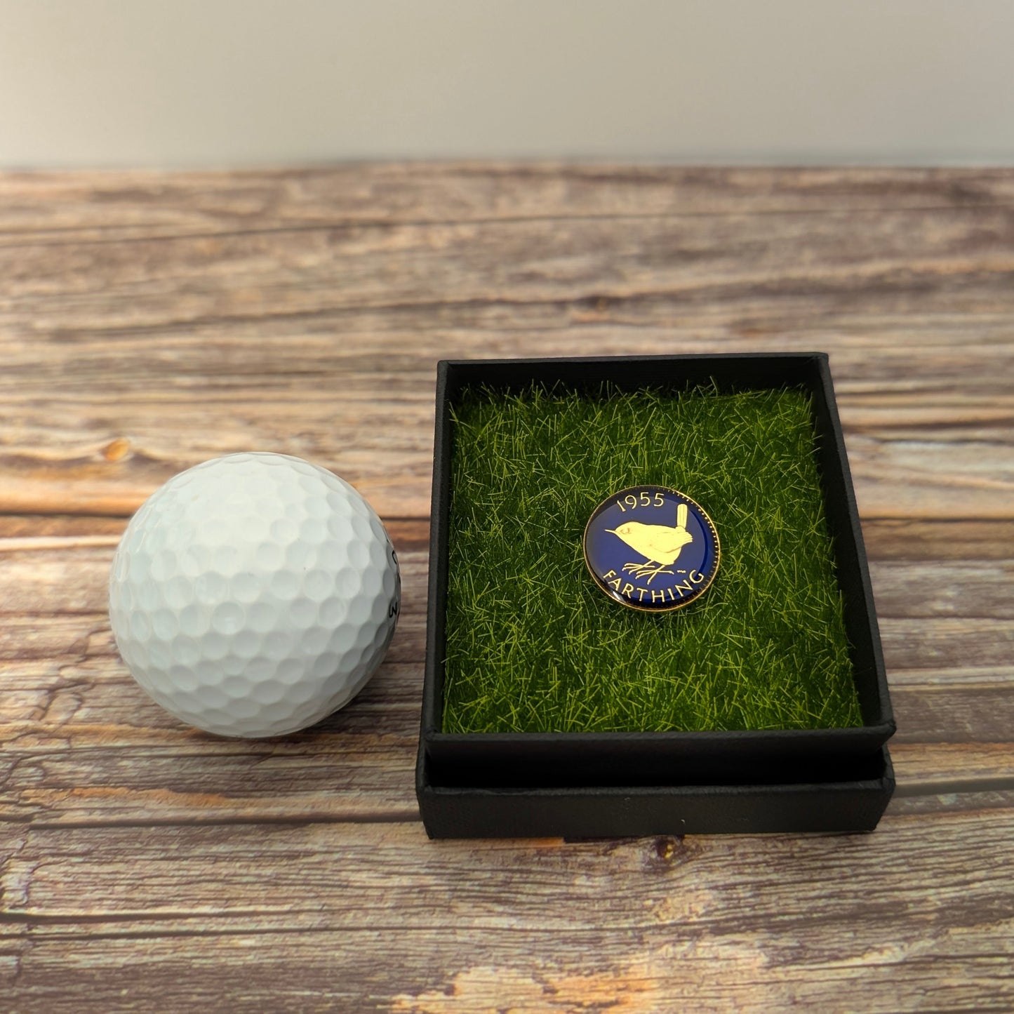 Wren Farthing (1937-1956) - Enamelled Coin Golf Ball Marker