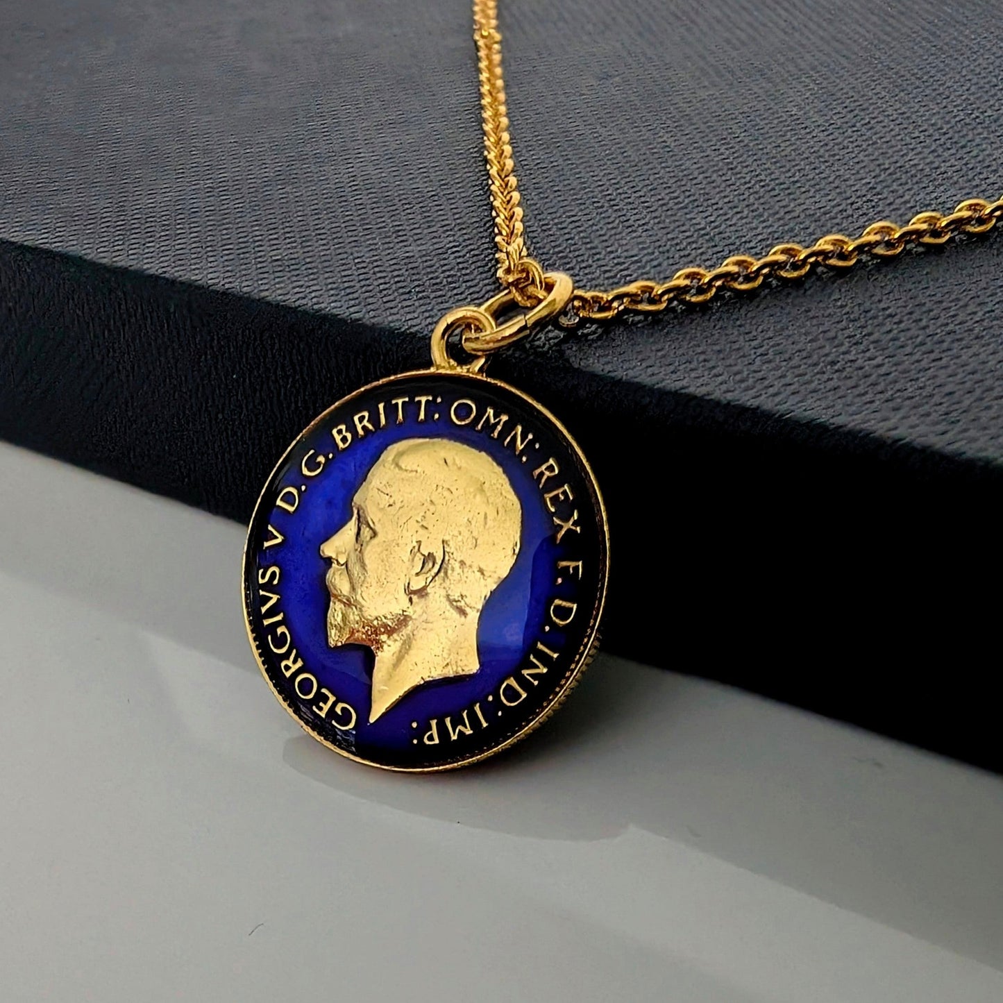 George V Sixpence (1928-1936) - Acorn Design - Enamelled Coin Necklace