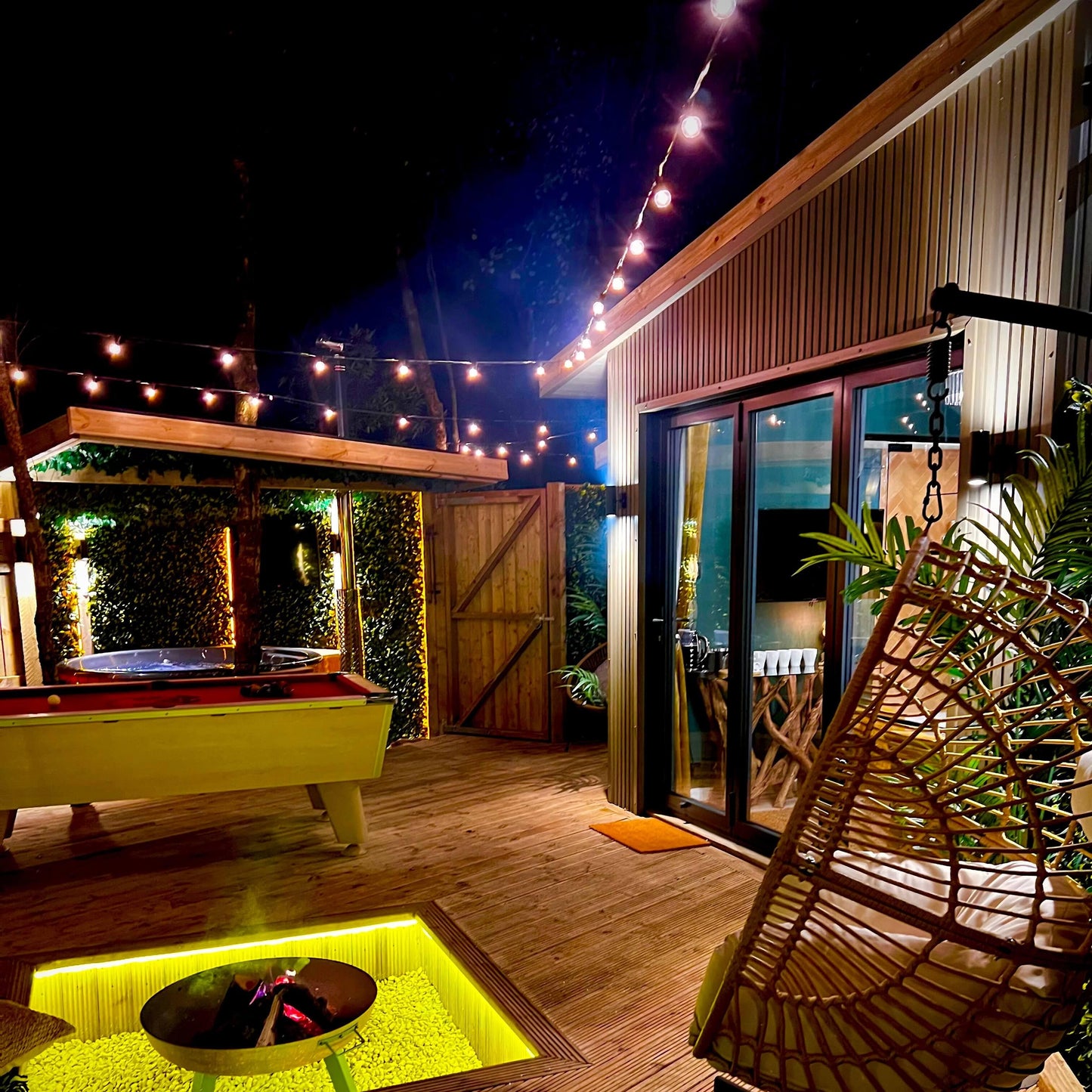 26M / 85FT Super Festoon Warm White Outdoor Plug-in Connectable LED String Lights