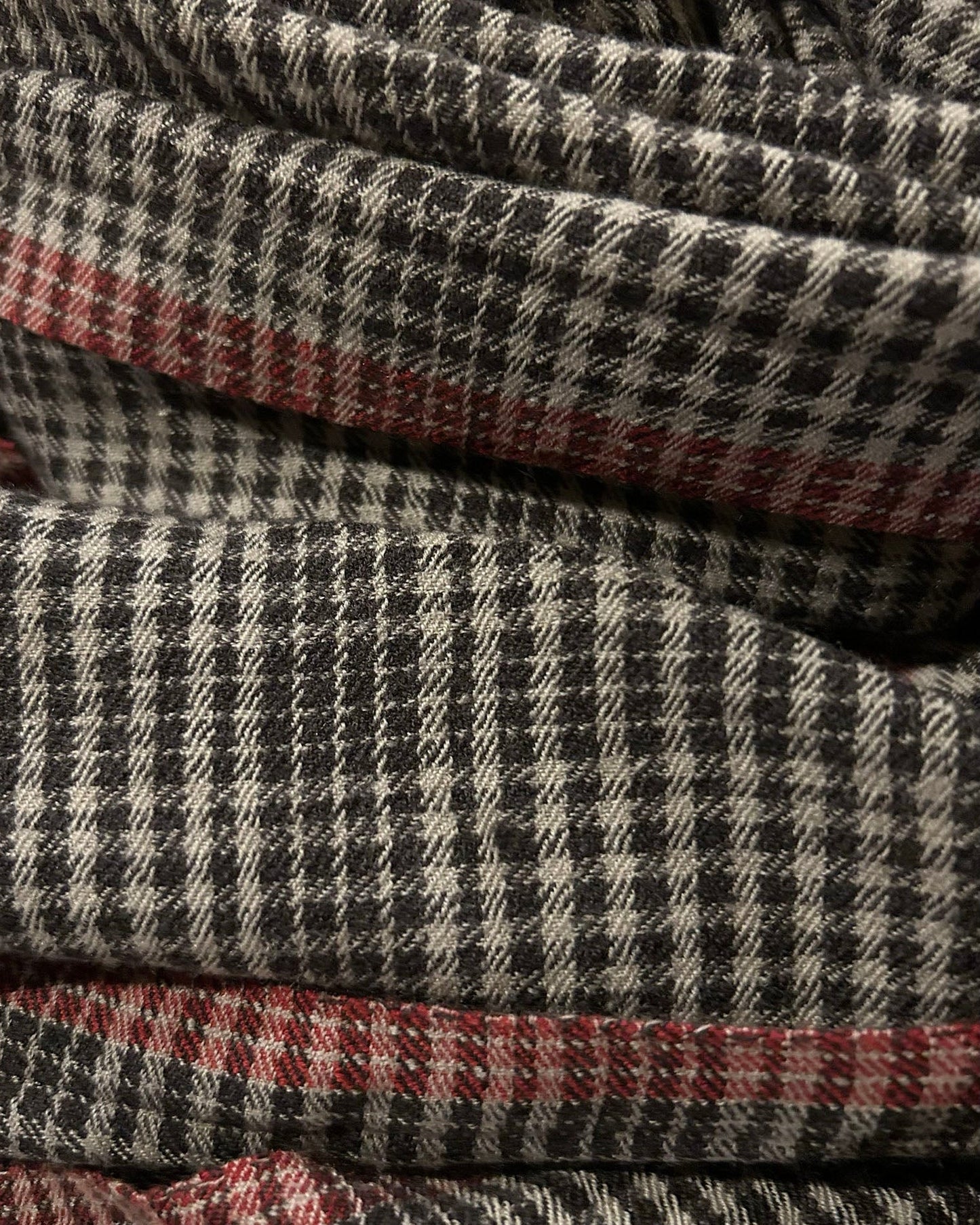alva scarf | oatmeal, black, red