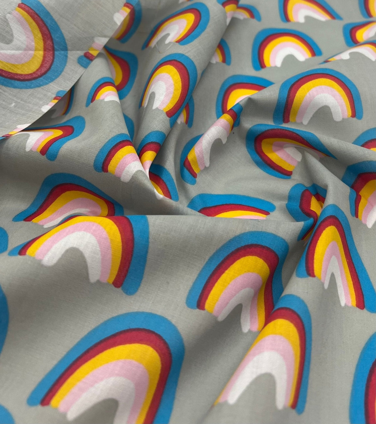 Silver Rainbow Printed Polycotton 90 GSM 80/20 44 Inch Non Stretch