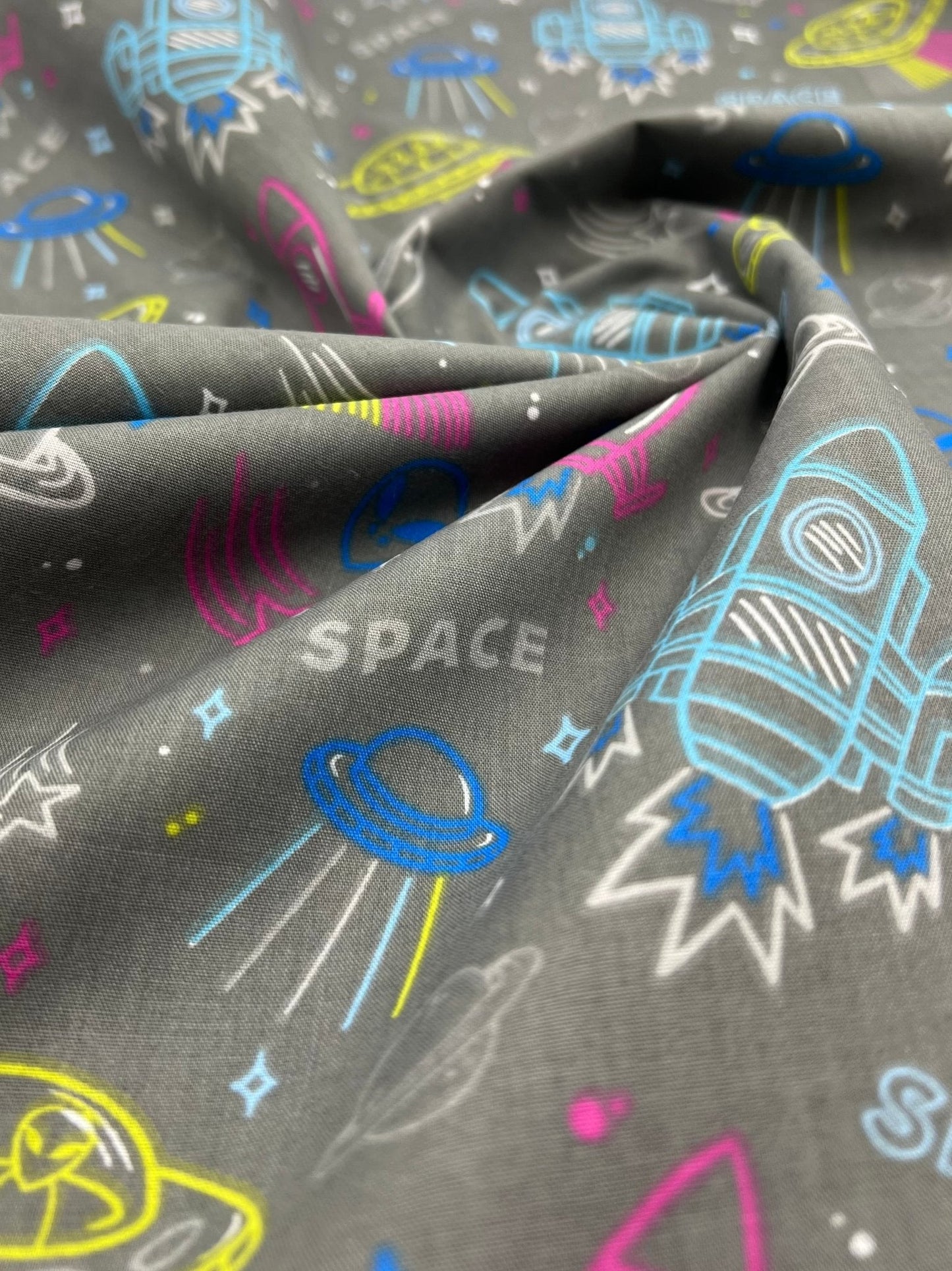 Space Jam Printed Polycotton 90 GSM 80/20 44 Inch Non Stretch
