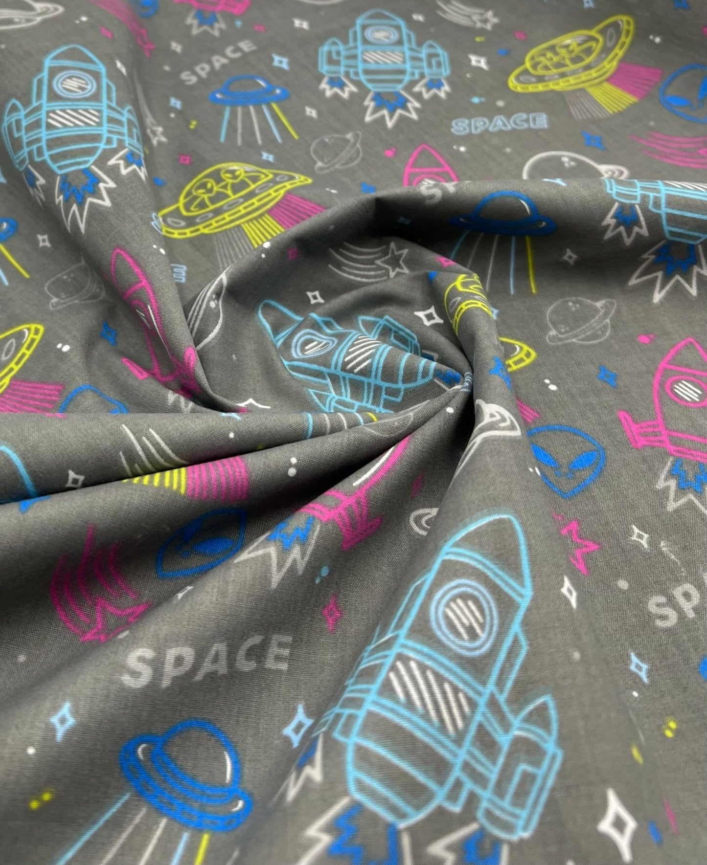 Space Jam Printed Polycotton 90 GSM 80/20 44 Inch Non Stretch