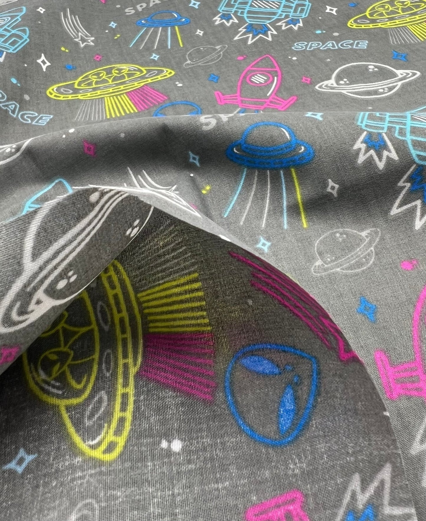 Space Jam Printed Polycotton 90 GSM 80/20 44 Inch Non Stretch
