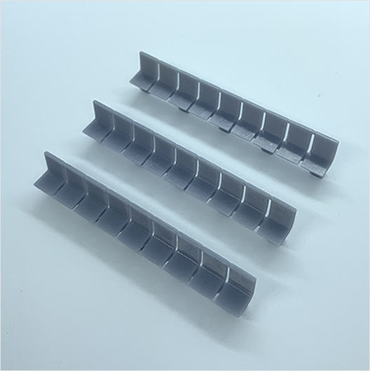 OO Scale Ready to Paint Station Seating - Row of 9 (3 pack)