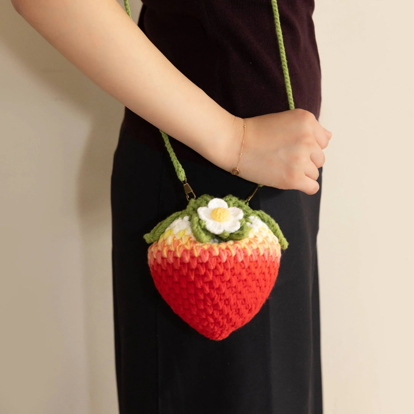 Crochet Strawberry Crossbody Bag – Cute Summer Purse for Girls & Ladies