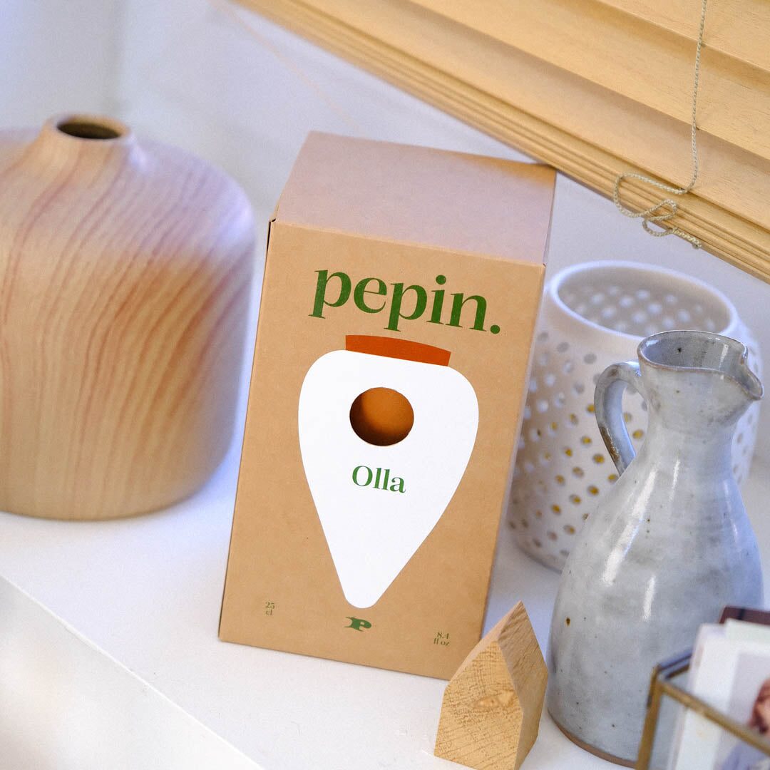 Pepin Olla in its kraft gift box