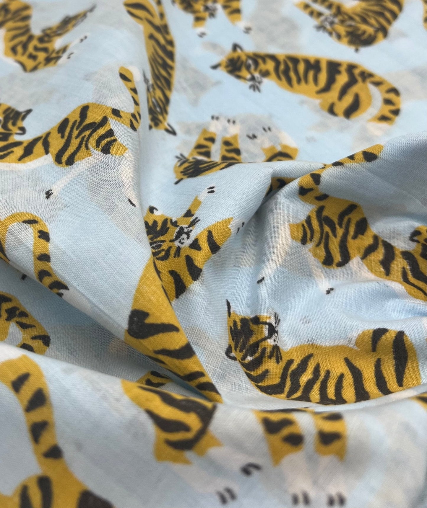 Tigers Printed Polycotton 90 GSM 80/20 44 Inch Non Stretch