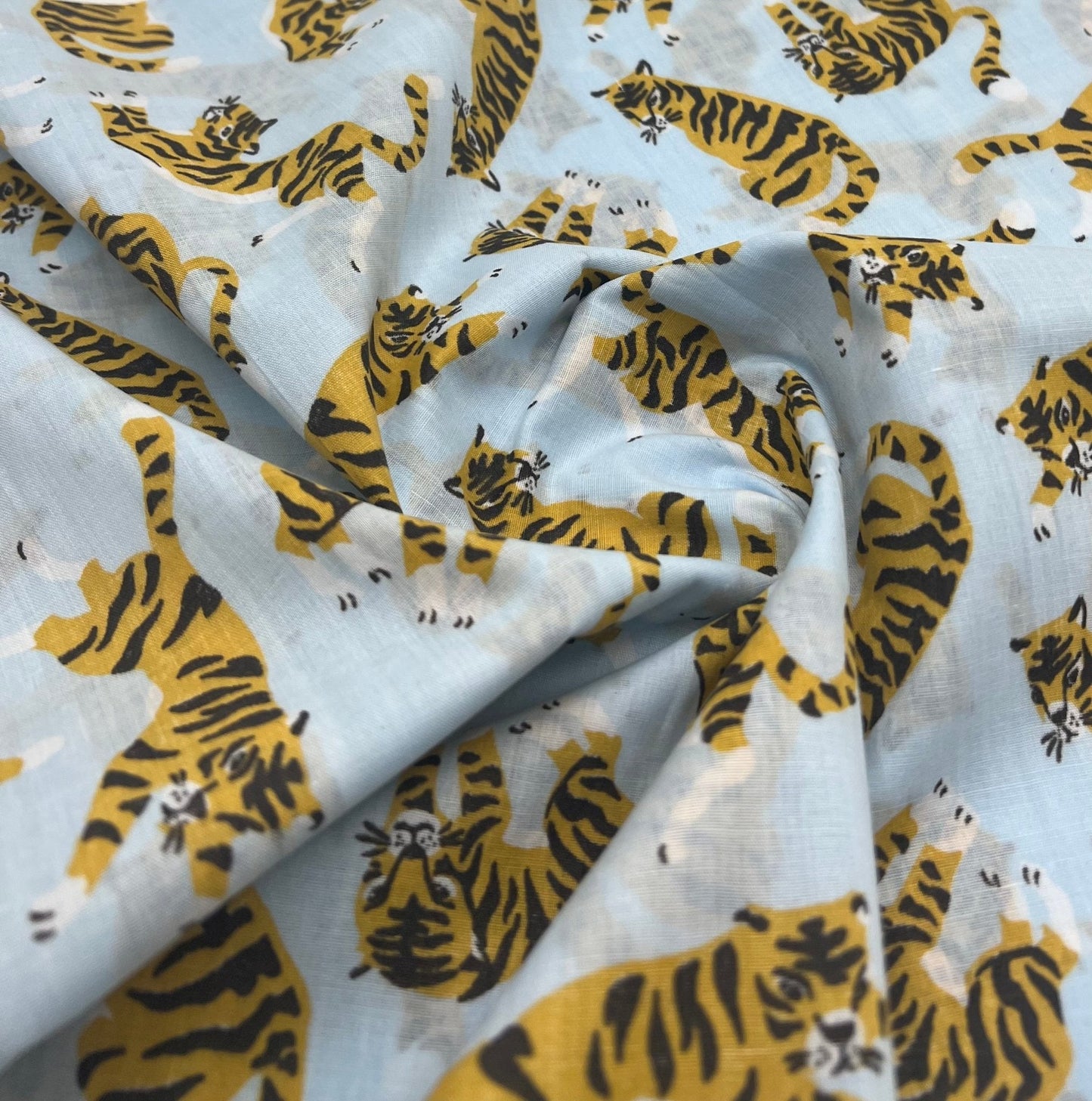 Tigers Printed Polycotton 90 GSM 80/20 44 Inch Non Stretch