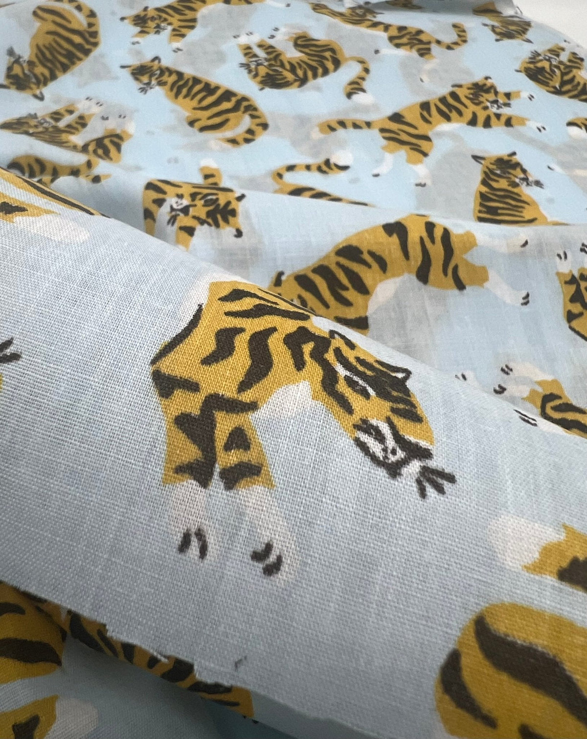 Tigers Printed Polycotton 90 GSM 80/20 44 Inch Non Stretch