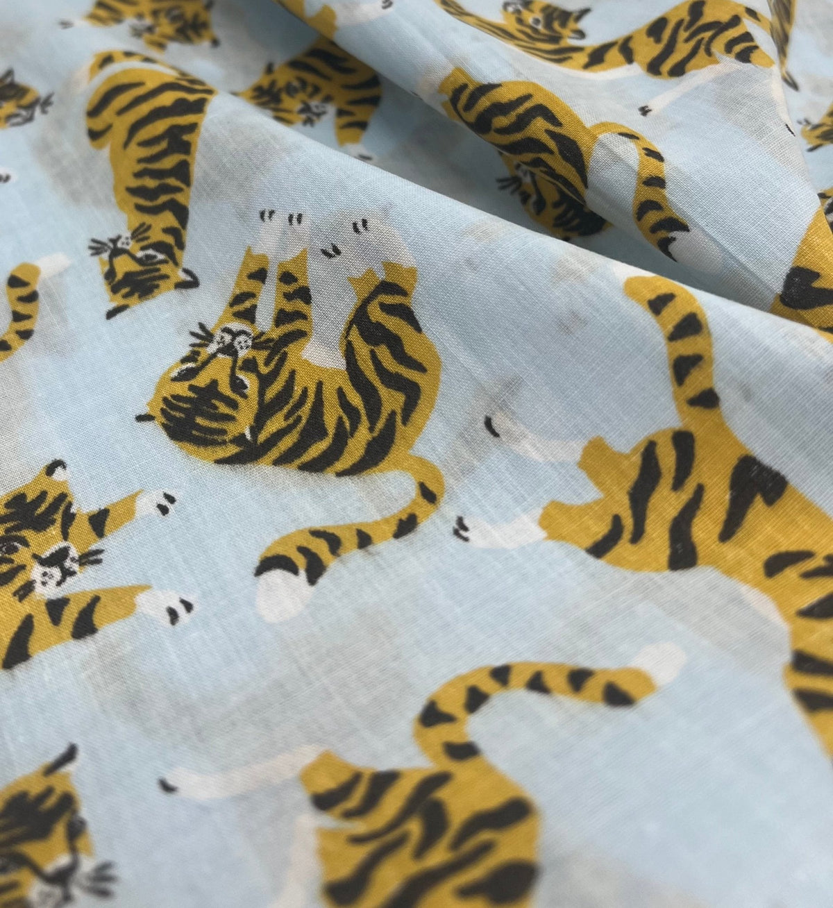 Tigers Printed Polycotton 90 GSM 80/20 44 Inch Non Stretch