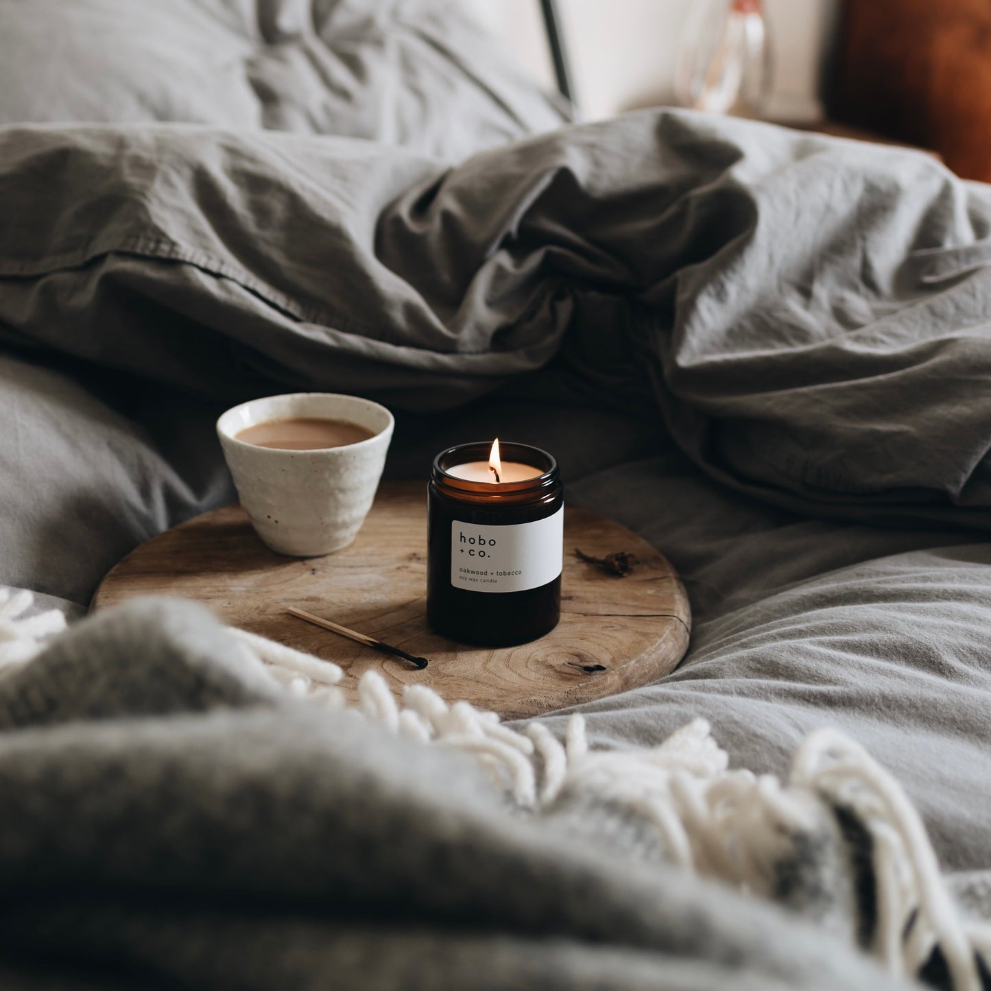Glass Jar Oakwood and Tobacco Candle