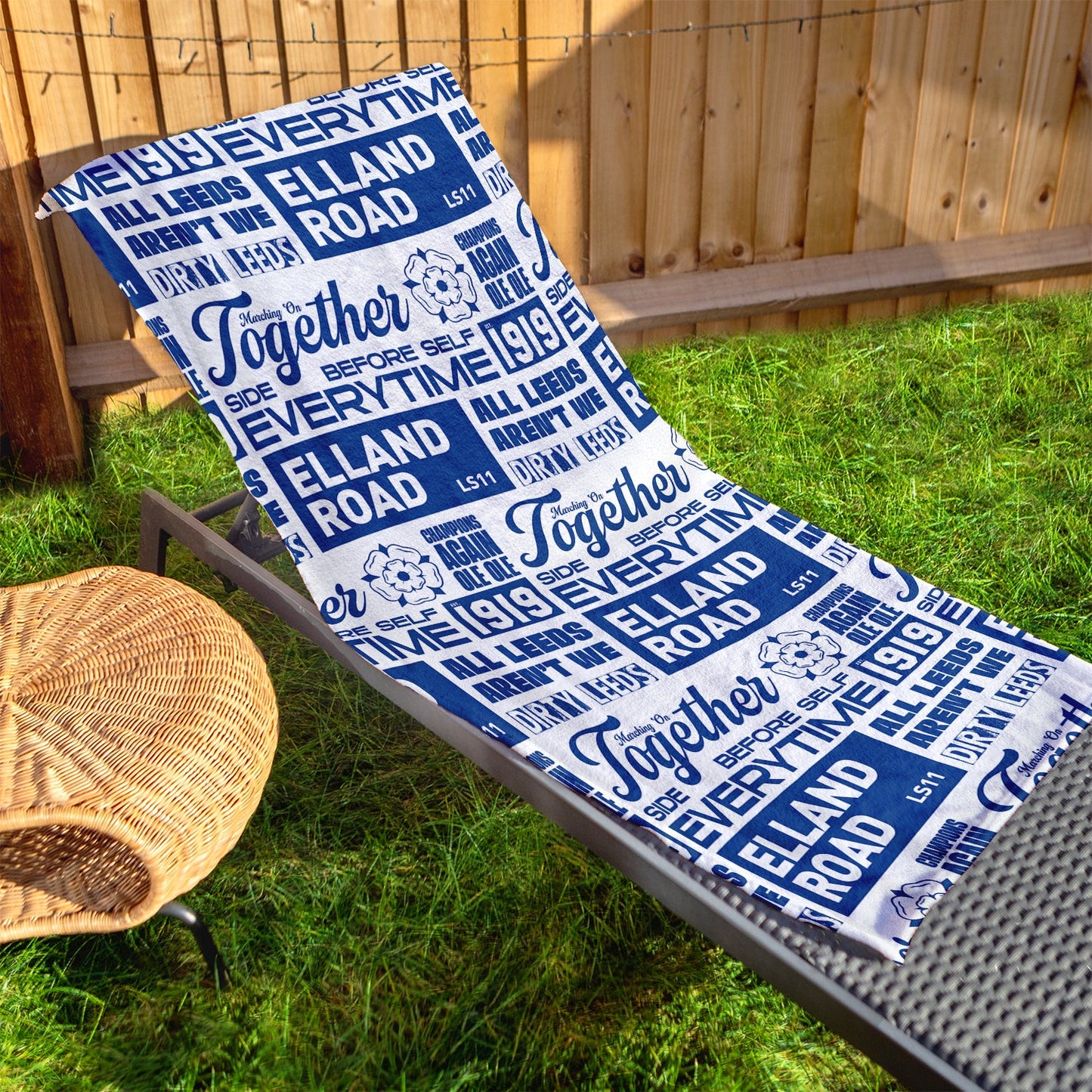 Leeds - Word Montage - White & Blue Beach Towel - Microfibre Retro Beach Towel - 150cm x 75cm