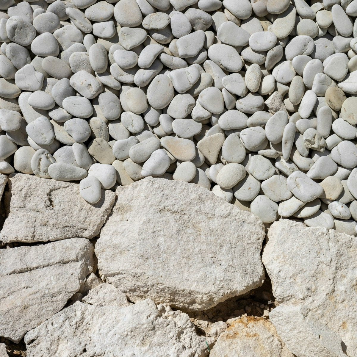 White pebbles 20 to 40mm Bulk Bag
