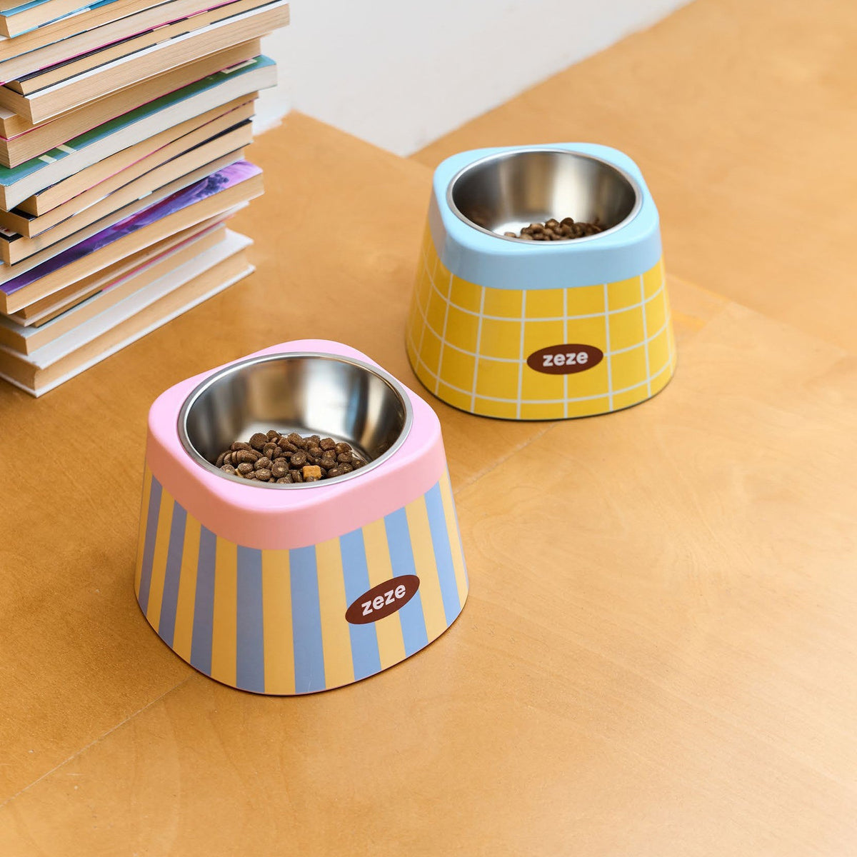 zeze Retro Waffle Plaid Metal Pet Bowl — Raised Stainless Steel Bowl