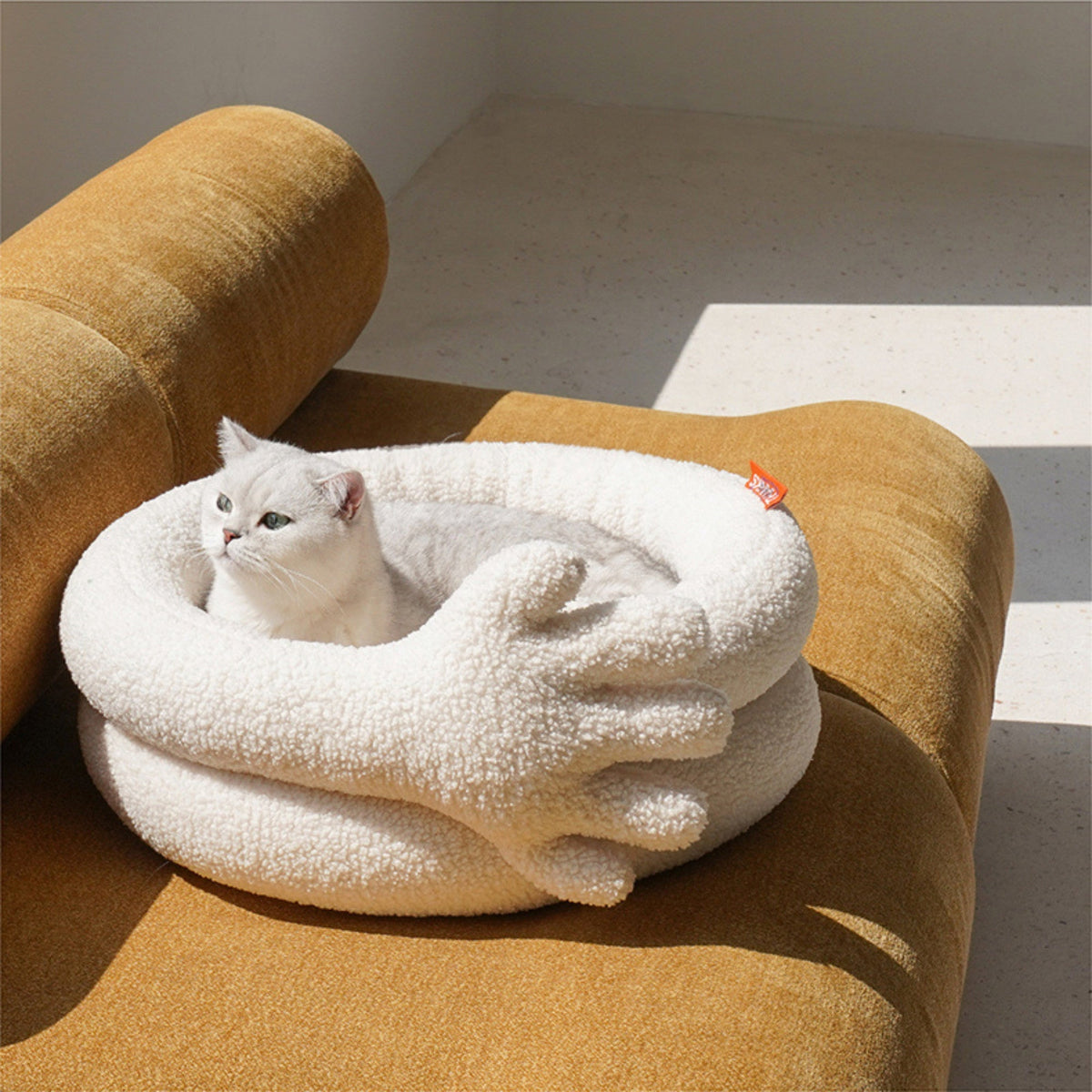 zeze Thank You Pet Bed — Cream Plush Bed with Hugging Hand
